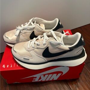 Nike Cream and Black Athletic Shoes